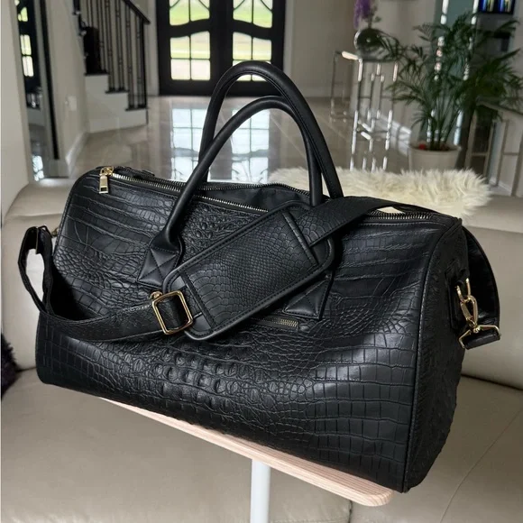 Luxurious Black Crocodile-Embossed Men's Duffel Bag Set - Picture 4 of 15